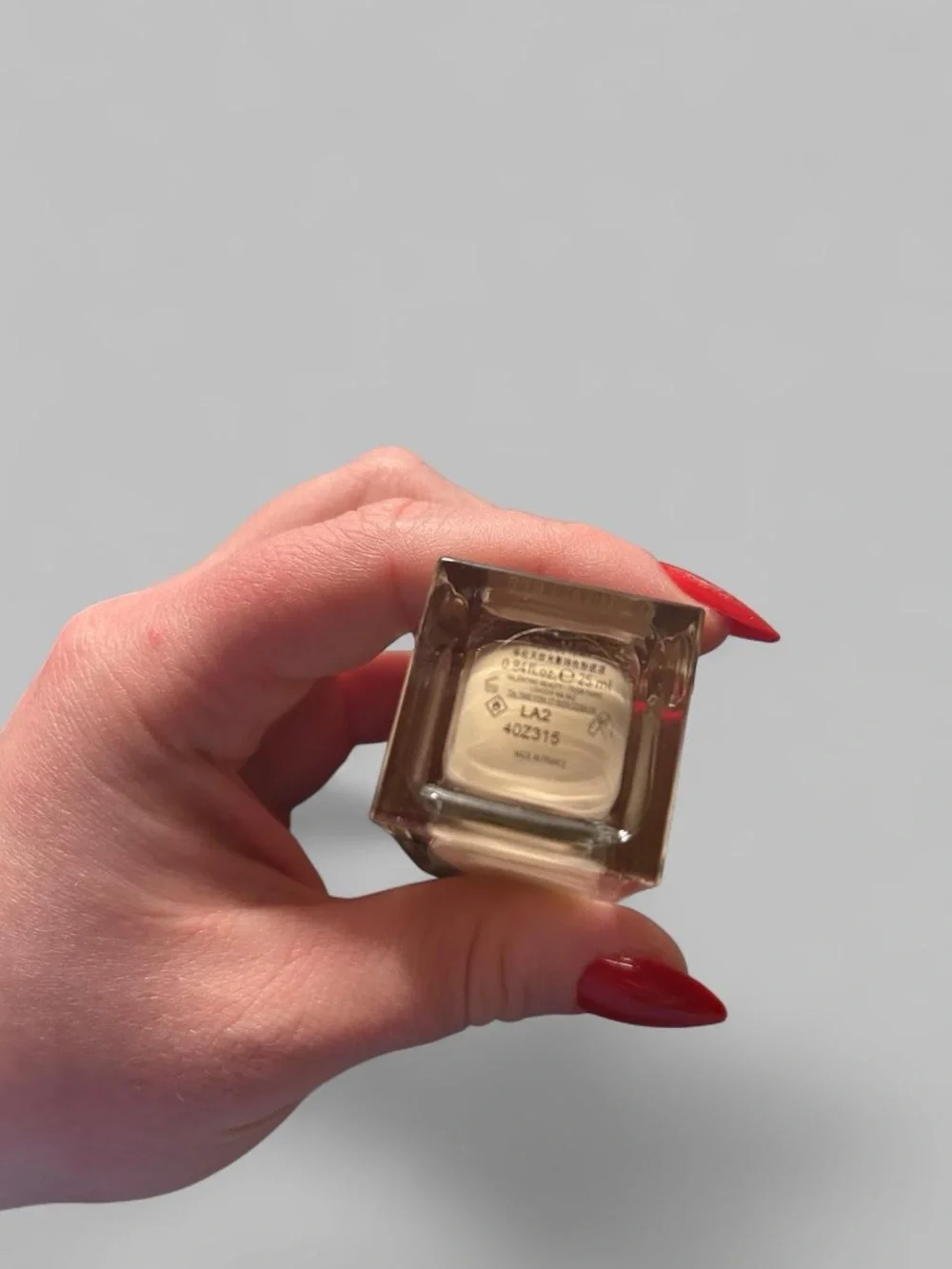 Valentino Very Valentino Light-Lasting Perfecting Foundation